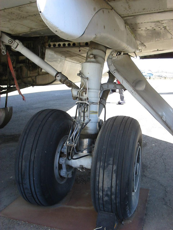 Airplane tire
